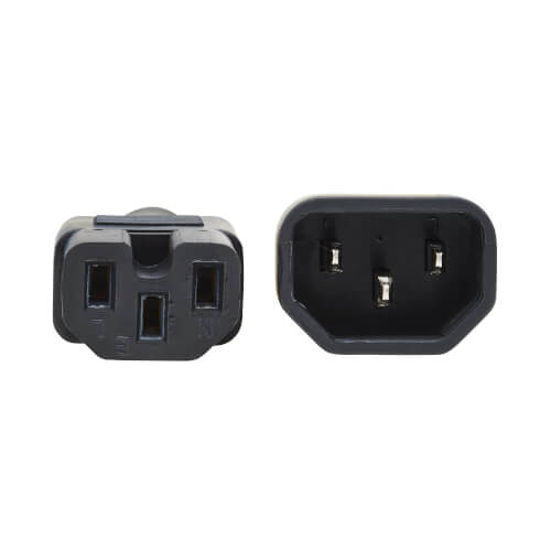 Detalle de conectores en cable de alimentación negro C14 a C15